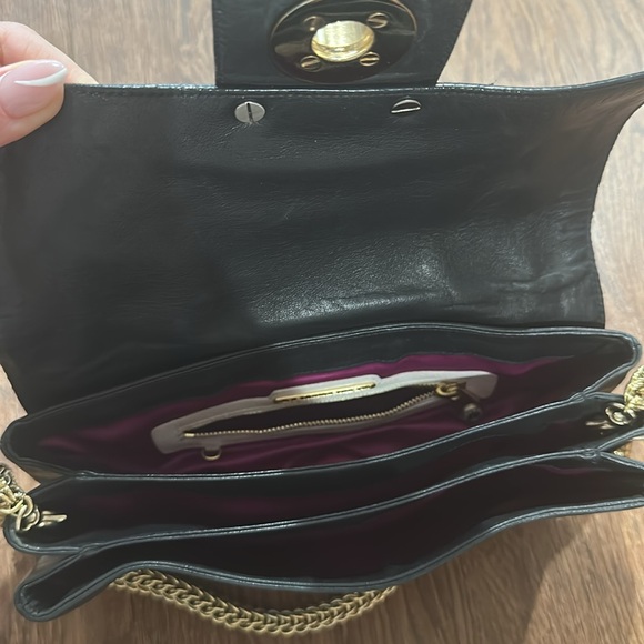 Henri Bendel soft leather purse in black tones with gold hardware - Picture 4 of 6
